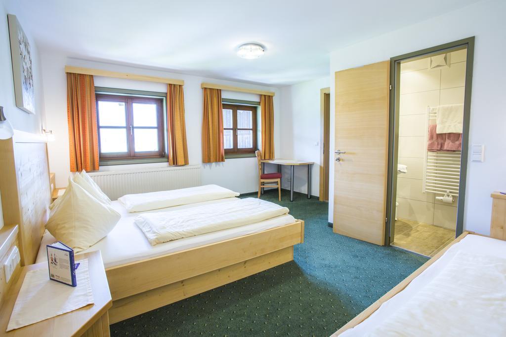Noeglhof Villa Radstadt Room photo