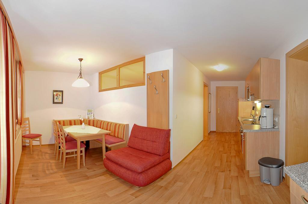 Noeglhof Villa Radstadt Room photo