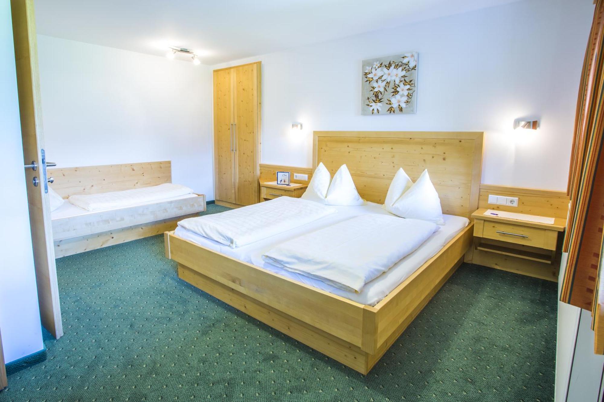 Noeglhof Villa Radstadt Room photo