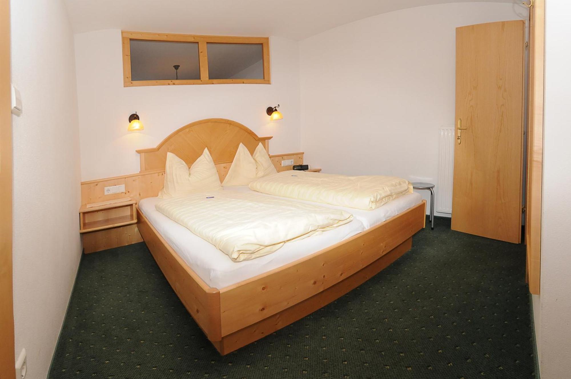 Noeglhof Villa Radstadt Room photo